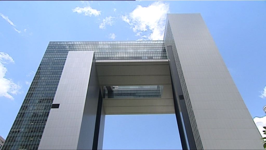 政總塌混凝土天花一女子受傷