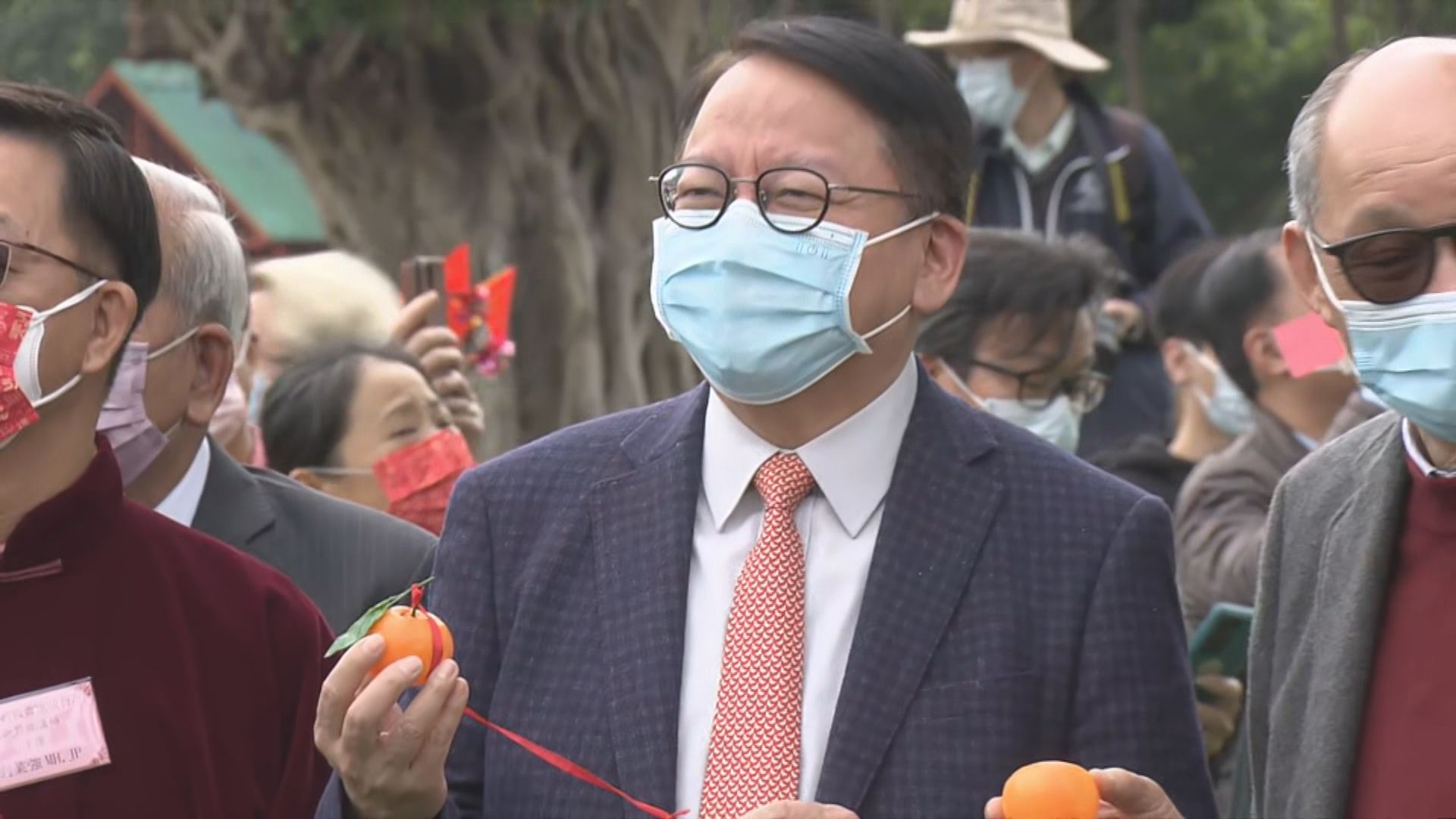 陳國基到大埔林村許願樹拋寶牒　稱與內地商討免核酸、無配額全面通關