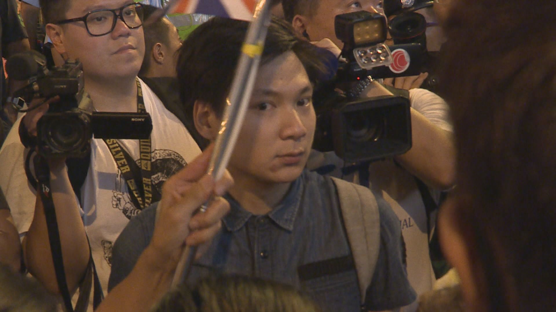 香港獨立聯盟召集人陳家駒離開香港