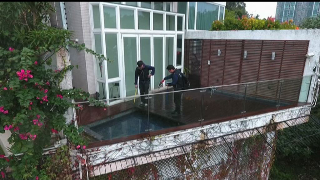 屋宇署到鄭若驊寓所調查　量度及視察大宅