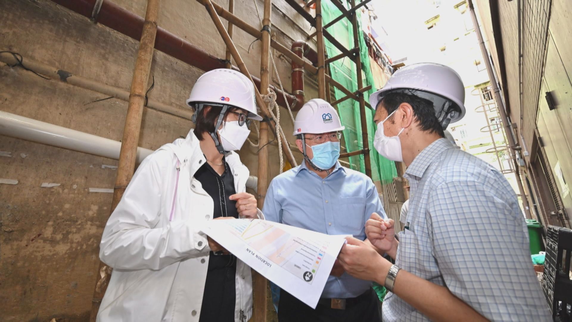 卓永興視察屋宇署清拆馬頭圍道後巷棚架及移走雜物