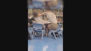 消息指一名母親涉於圖書館虐兒被捕