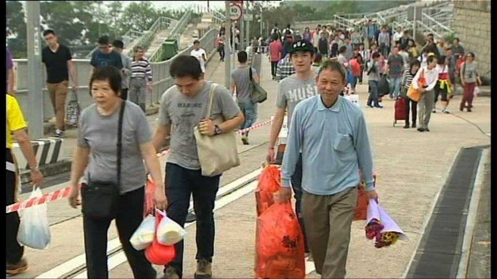 市民：掃墓祭品較往年貴一至兩成