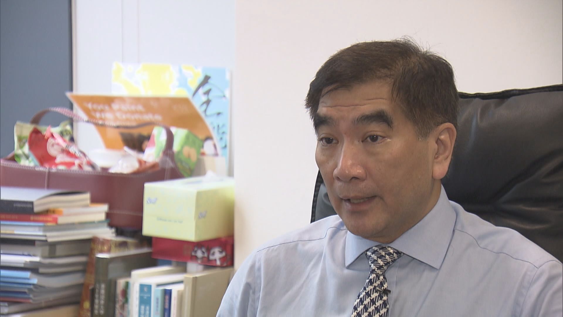 鍾國斌：政府不願詳細交代口罩細節　予人輸送利益觀感