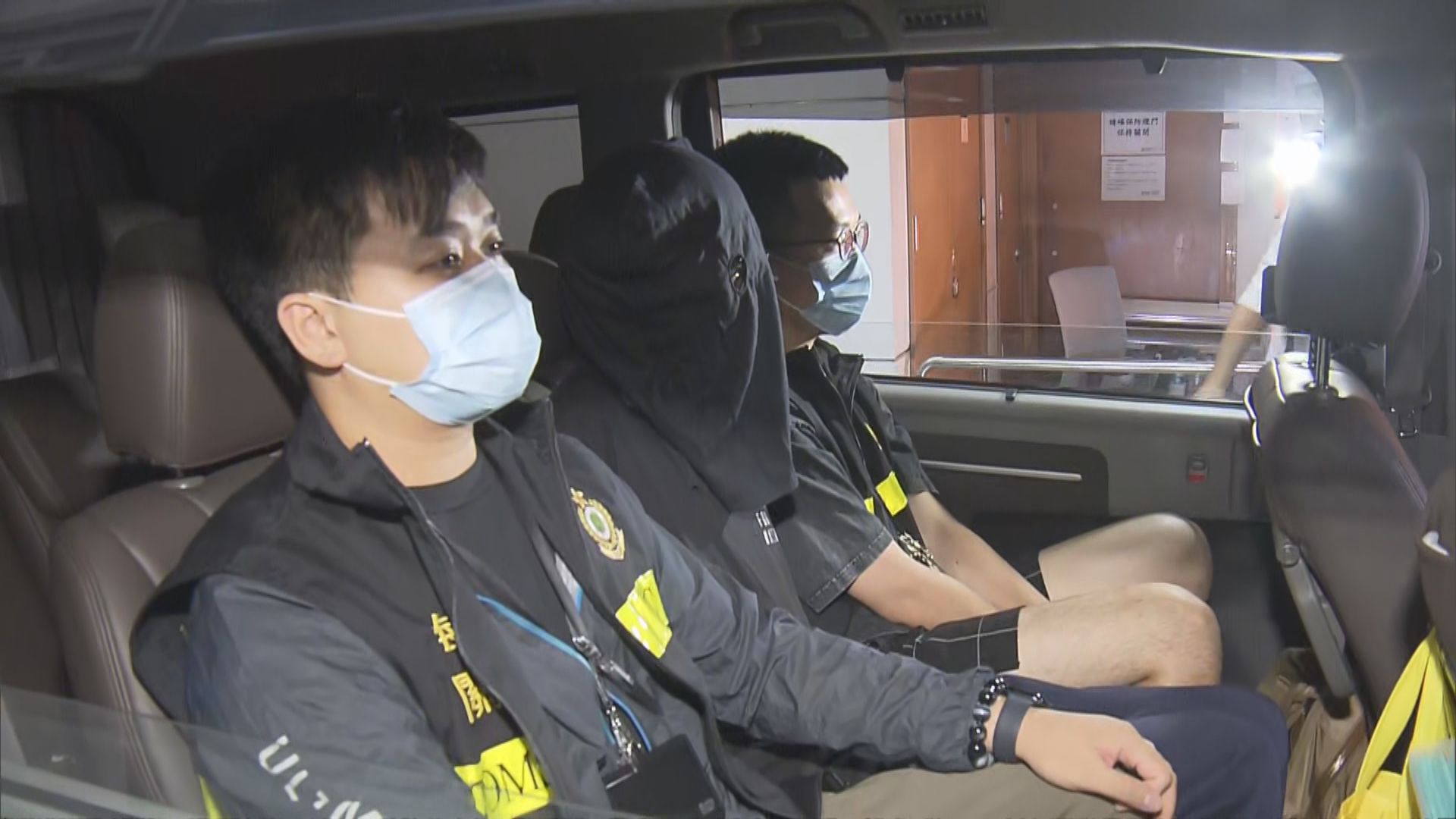 海關打擊私煙行動拘捕七名餐廳職員