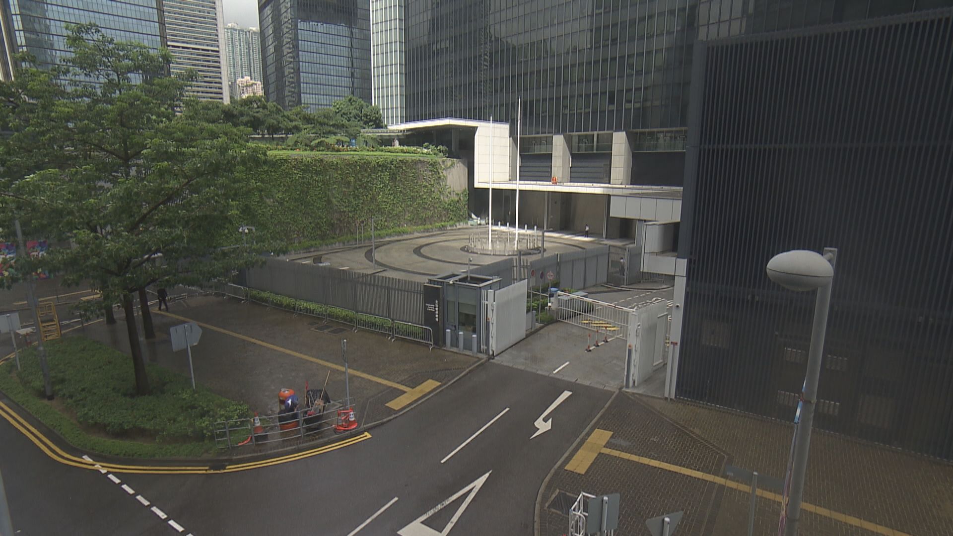 行政署：絕不容許在東翼前地進行違反基本法