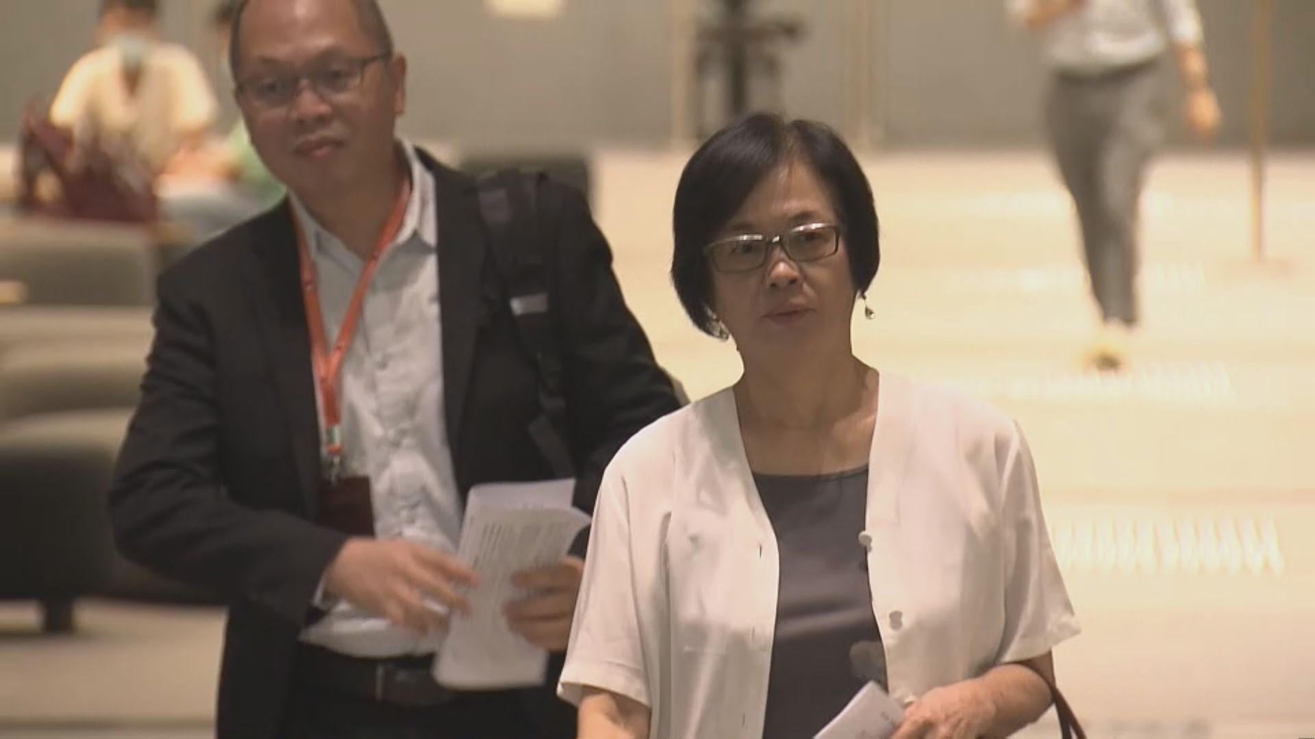 多個公務員工會與楊何蓓茵會面 商討加薪方案