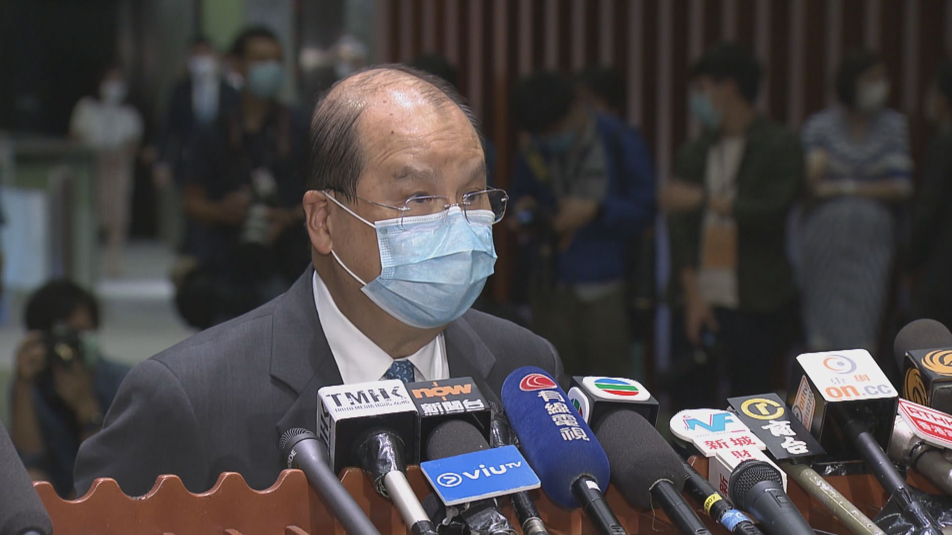 張建宗：現時有條件繼續維持公共服務