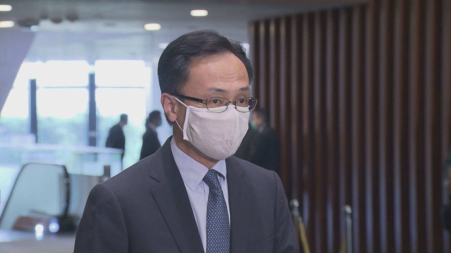 聶德權：考慮六項主要因素後決定凍薪　期望公務員理解