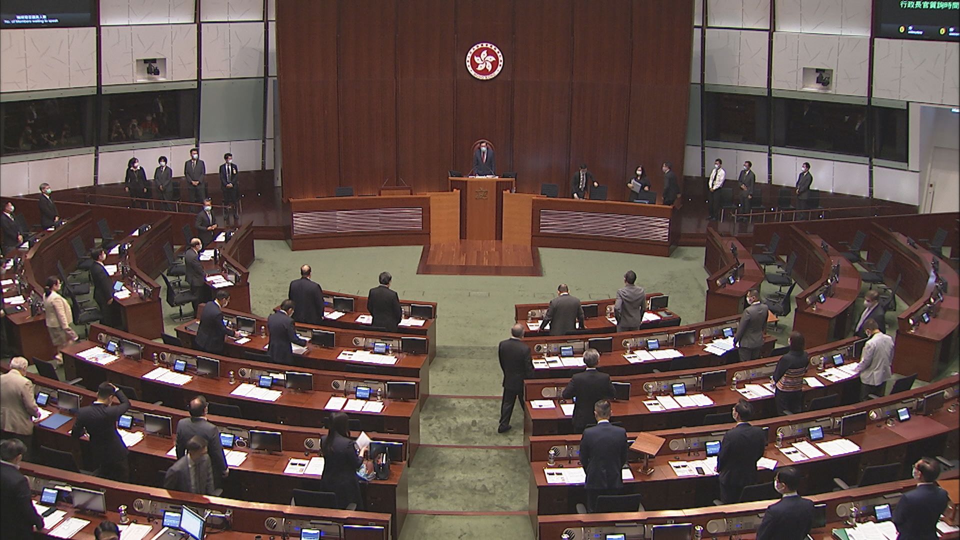 特首、政治委任官員等將不按既定機制上調薪酬