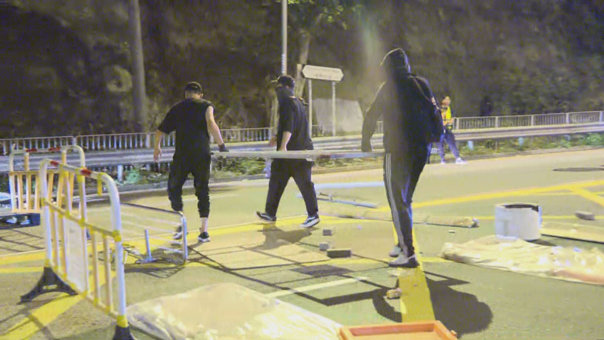 黃大仙有人堵路反對東九龍診所被劃作指定診所