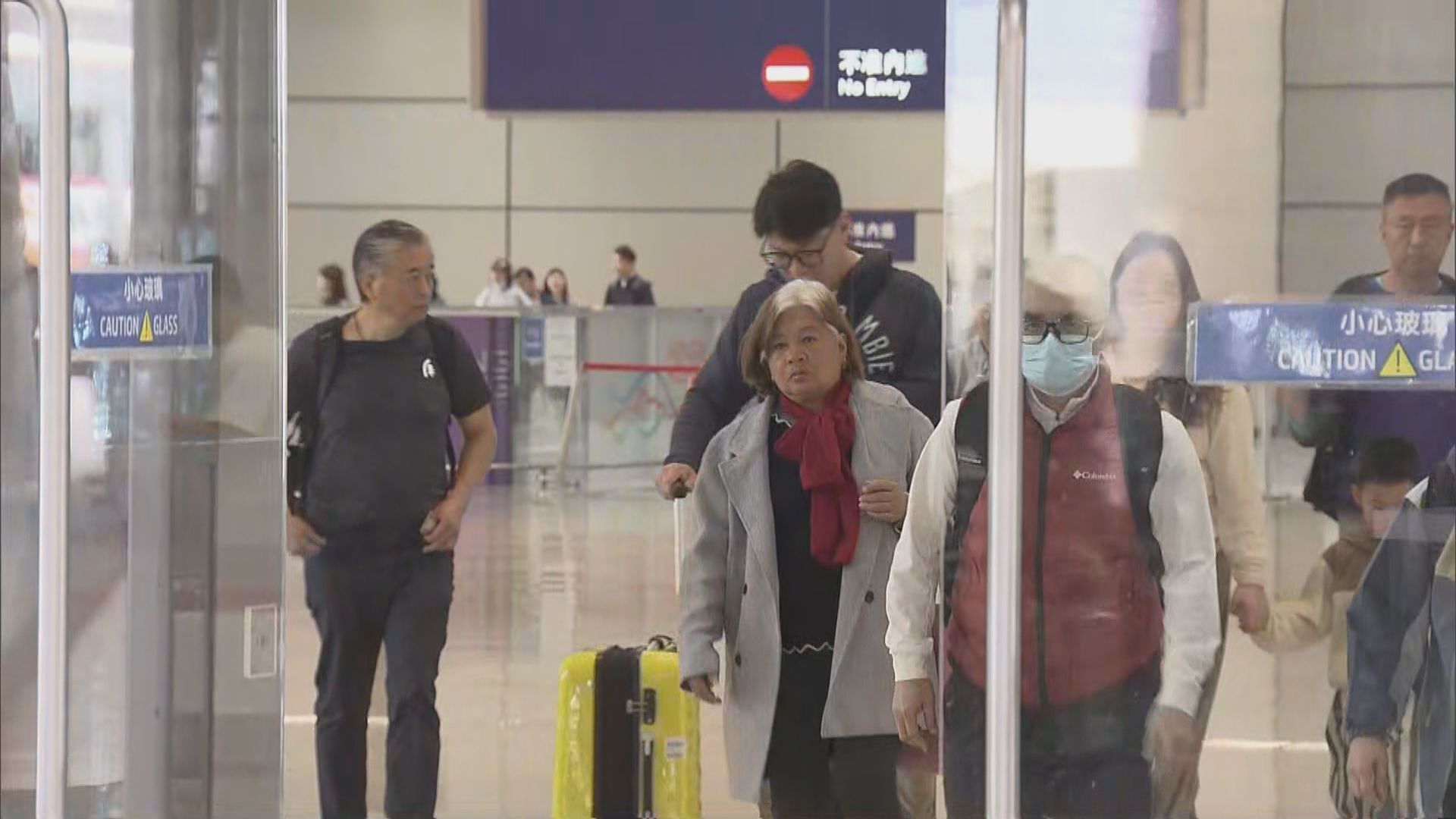 截至早上10時逾6.9萬人次入境香港　運輸署籲及早規劃行程