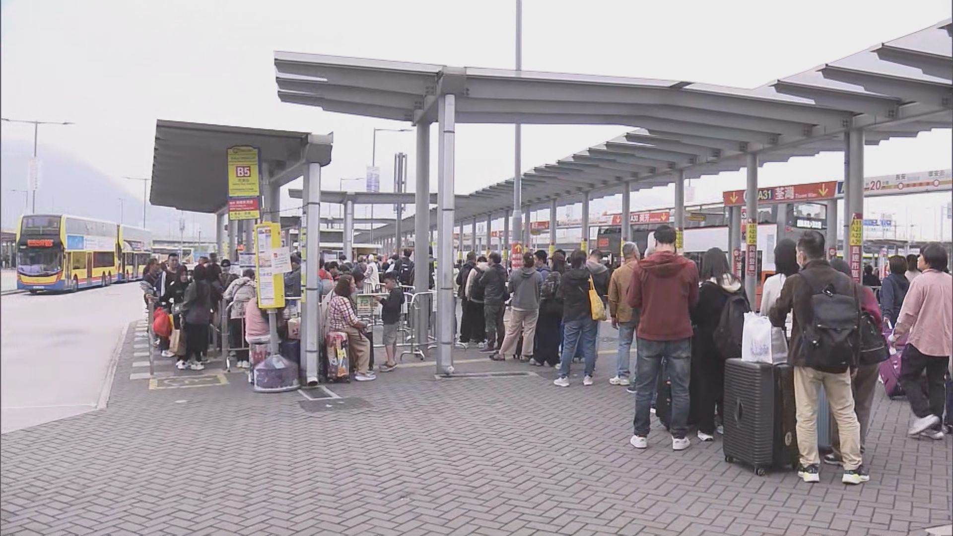 清明節假期最後一日　截至下午4時逾27萬人次入境