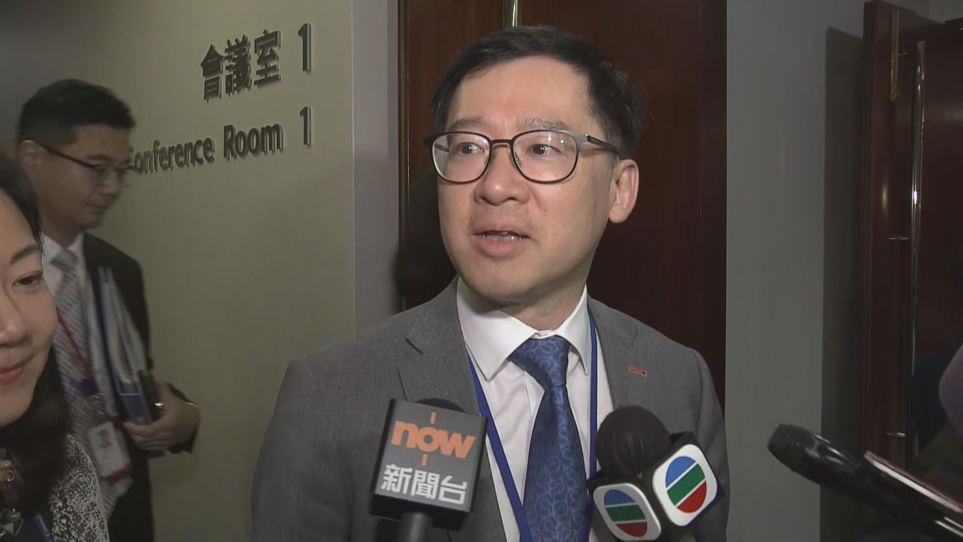 胡健民：配合謝小華完成制訂香港首份五年規劃