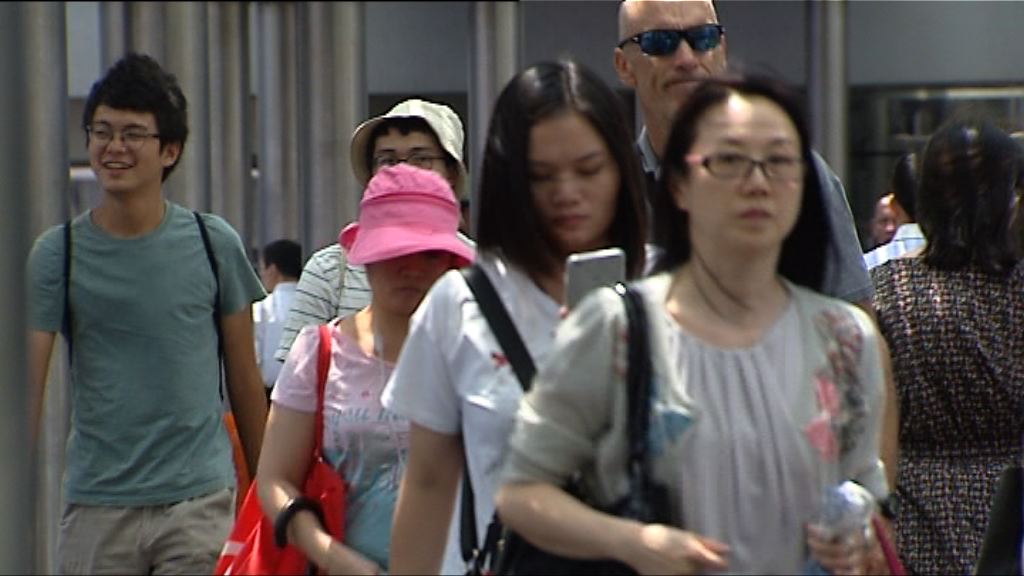 政府建議修例禁止歧視餵哺母乳