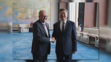 阿爾巴尼斯訪華｜已抵上海展開行程　澳媒：周二到北京會見習近平