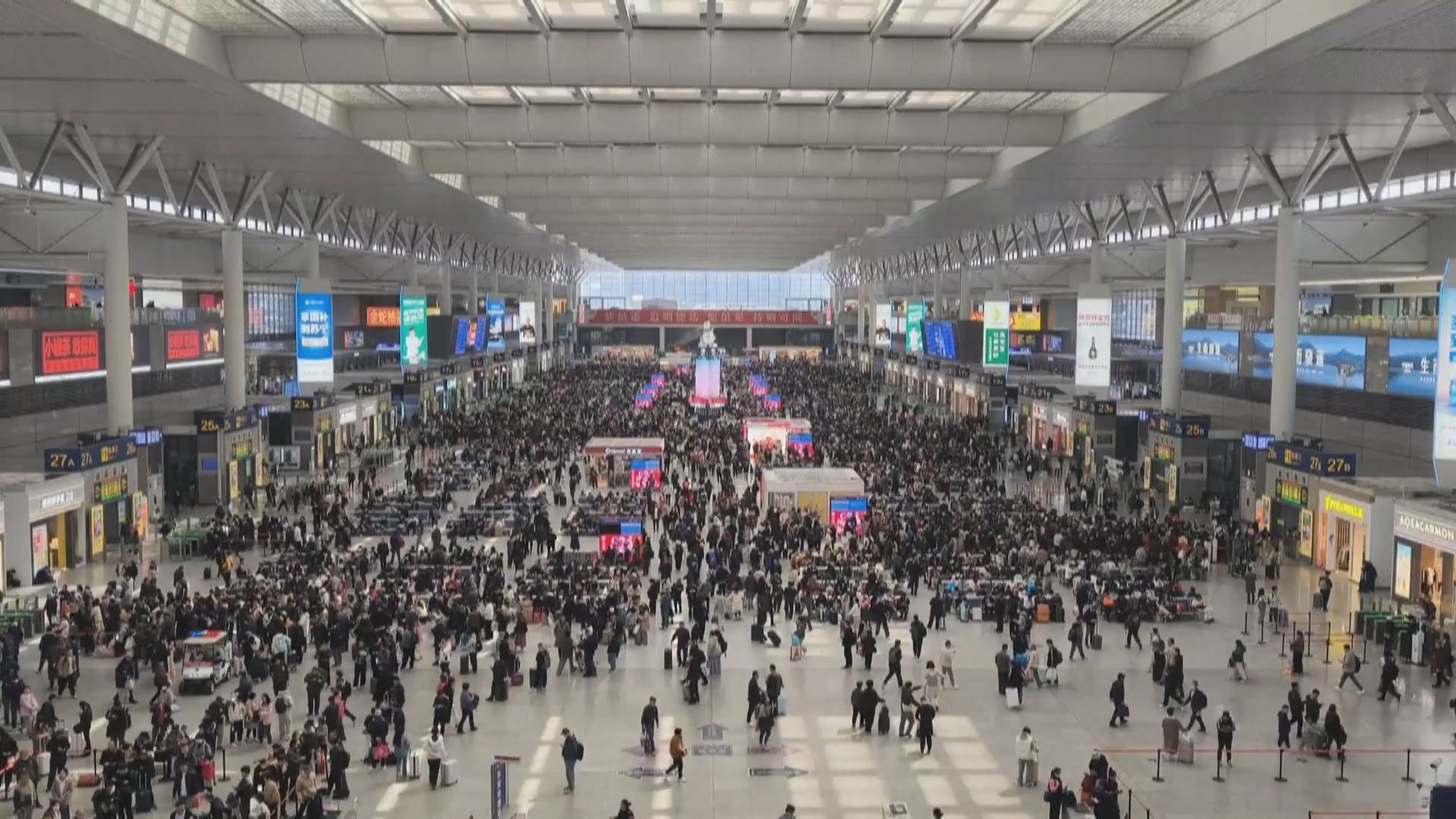 內地加強陸空交通應付清明假返回人流　全國鐵路預計發送旅客2000萬人次