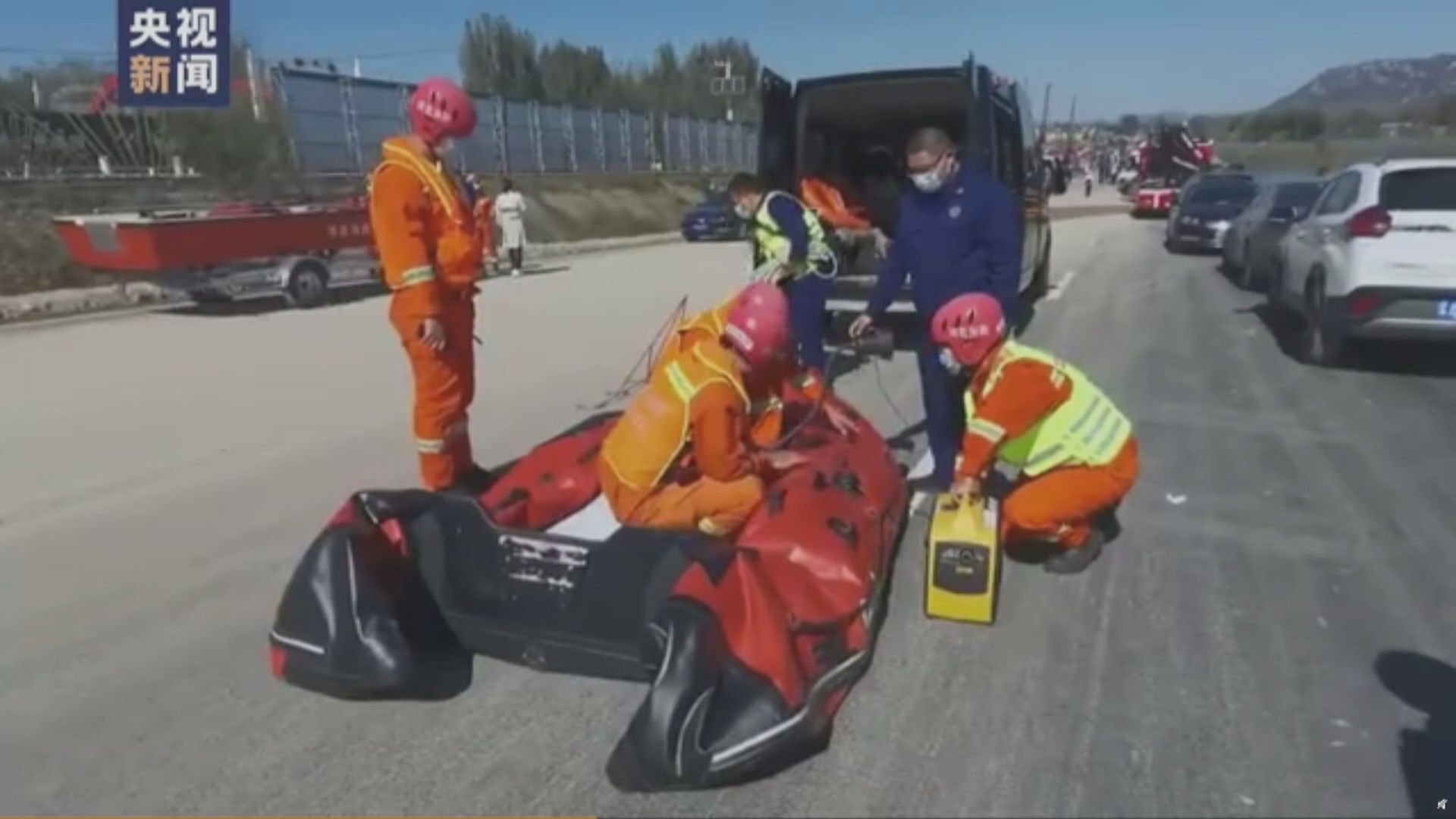 河北巴士墮河增至十三死