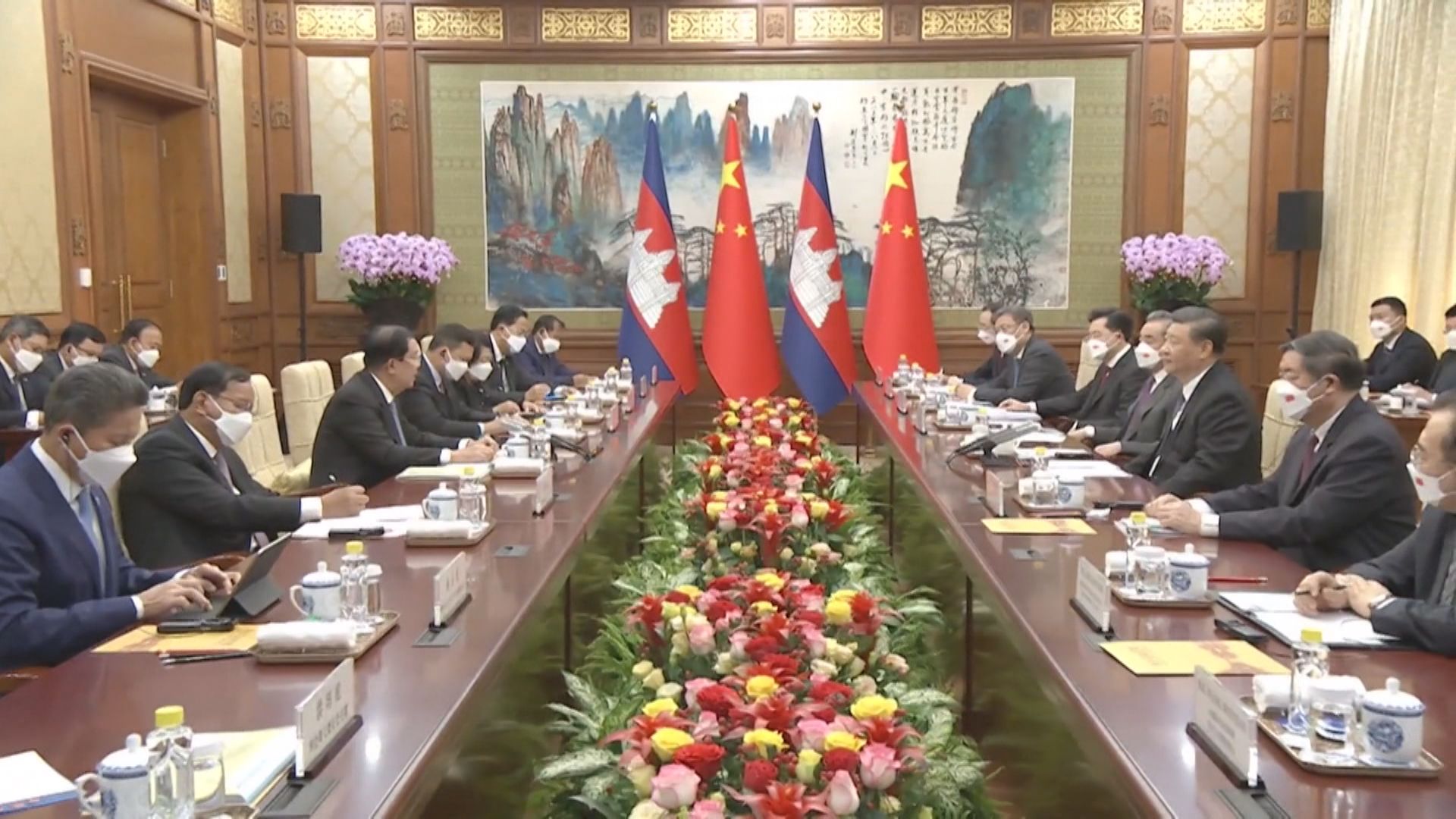習近平會見到訪的柬埔寨首相洪森