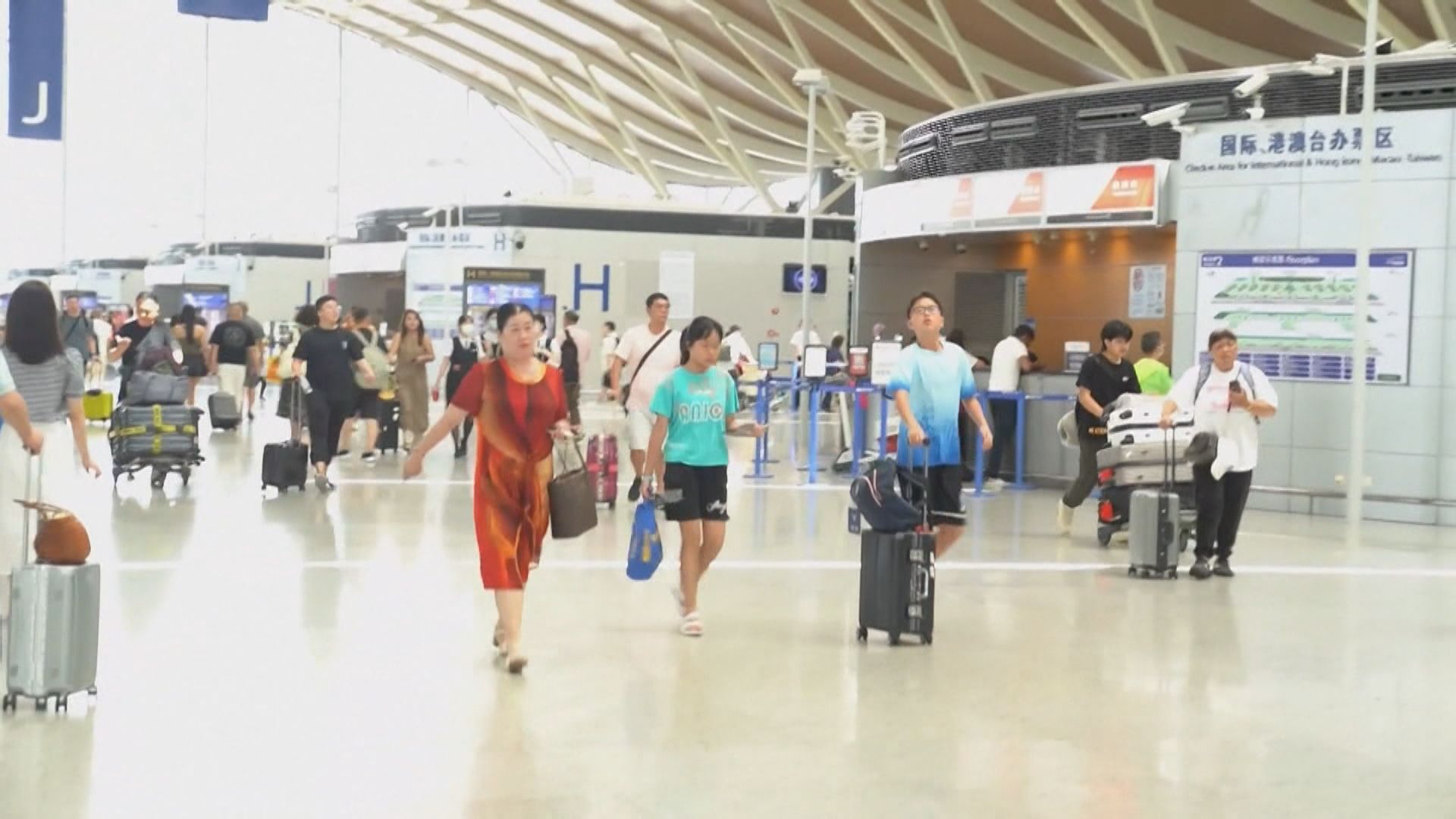 中國指加拿大炒作干預論 未將加拿大列入出境團名單