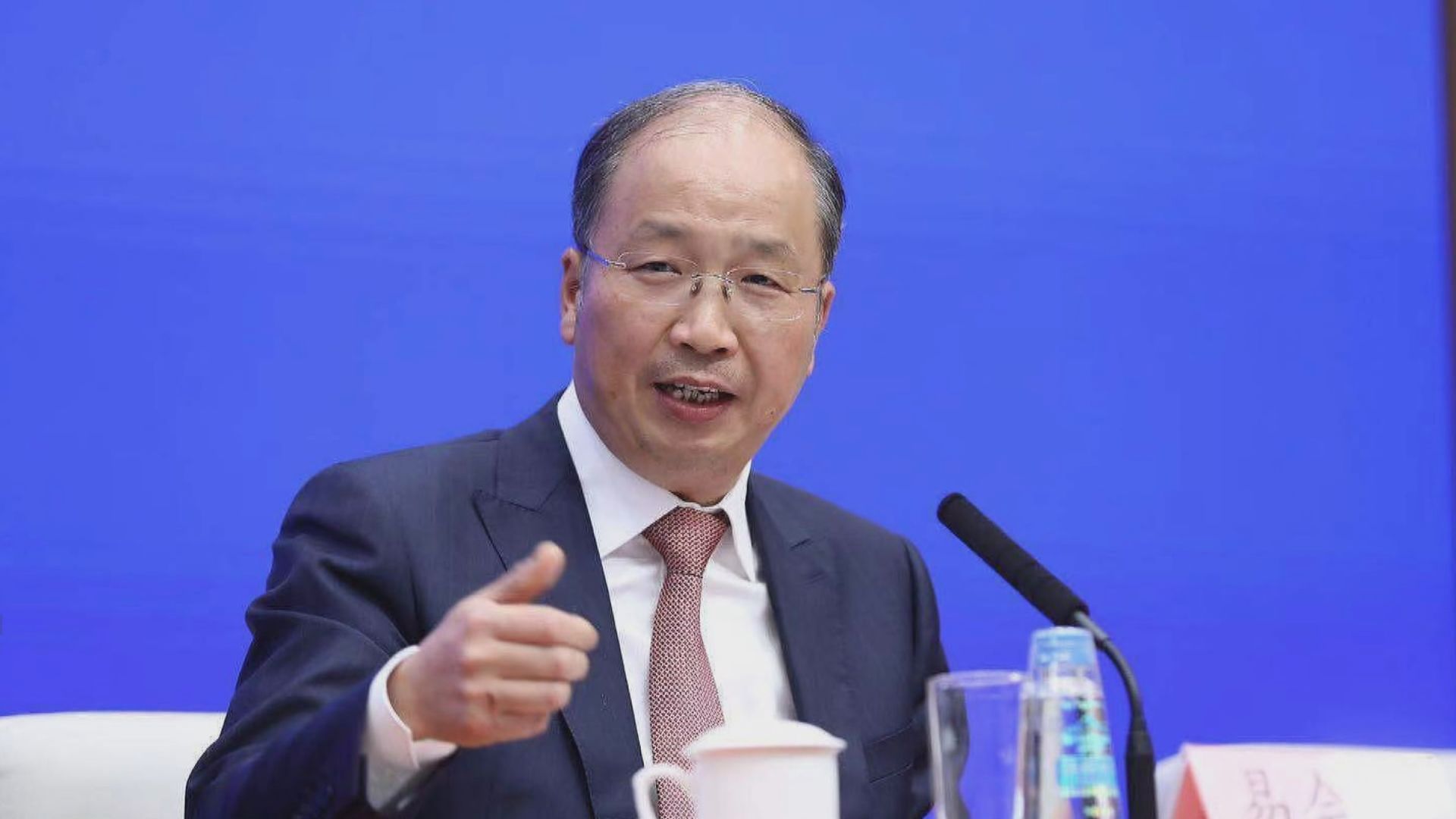 易會滿：堅持對特定敏感領域融資併購活動從嚴監管