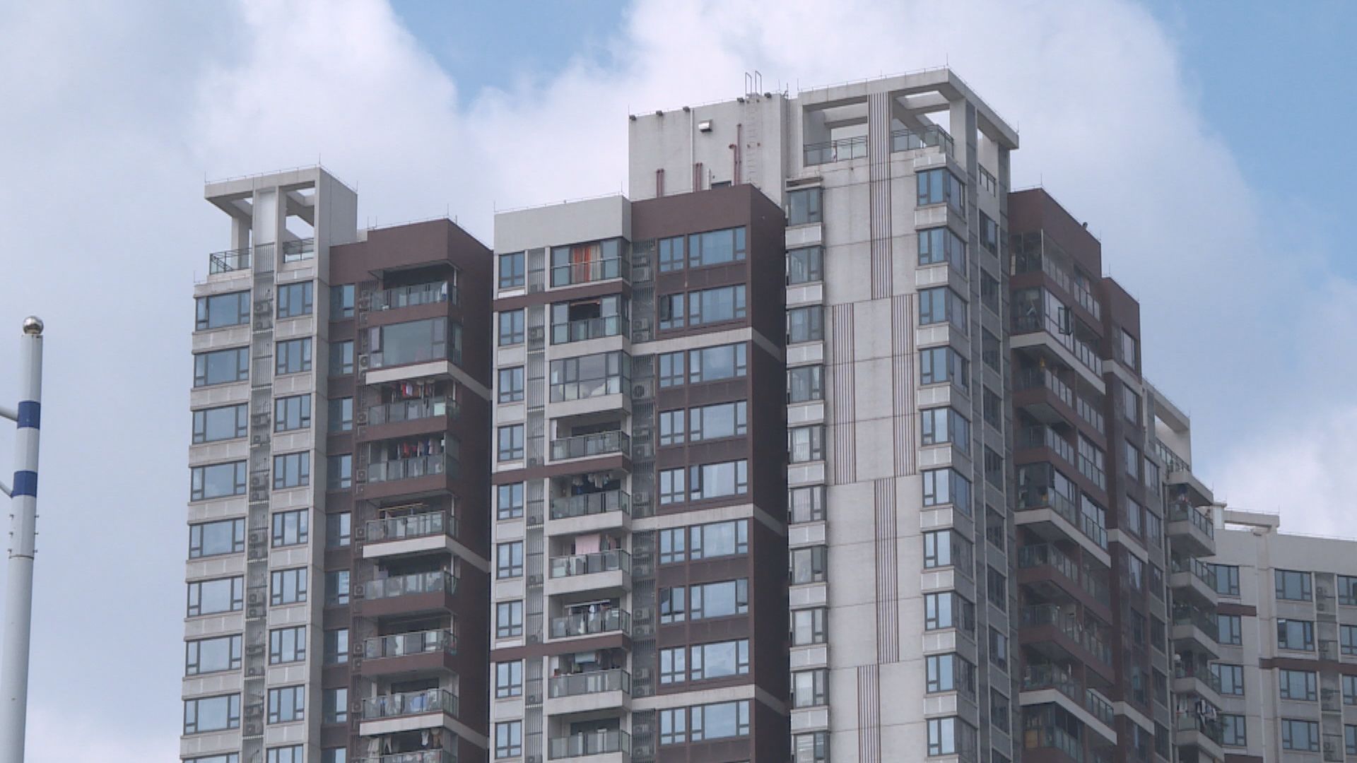 內地置換債發行逾八成　樓市去庫存間接助化債