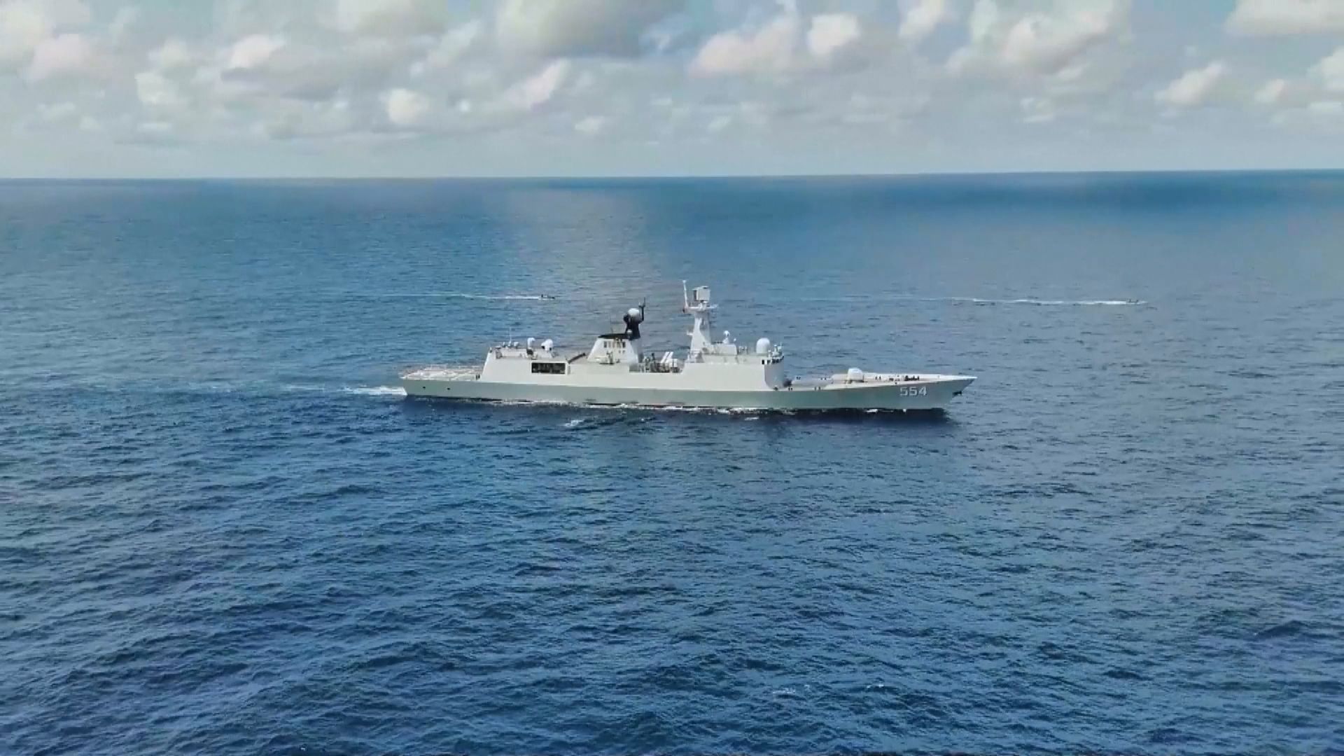 解放軍黃岩島領海領空開展戰備警巡