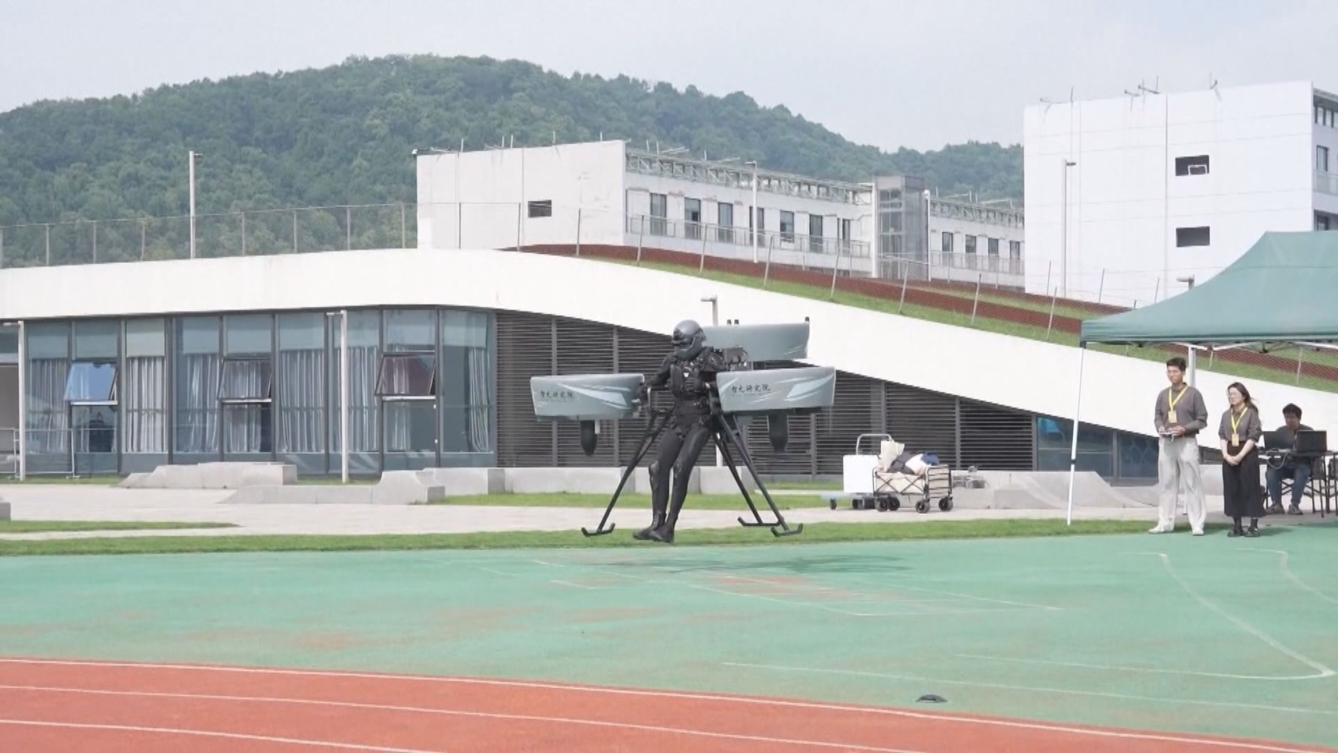 低空經濟｜中國首架三涵道穿戴式飛行器杭州首次試飛