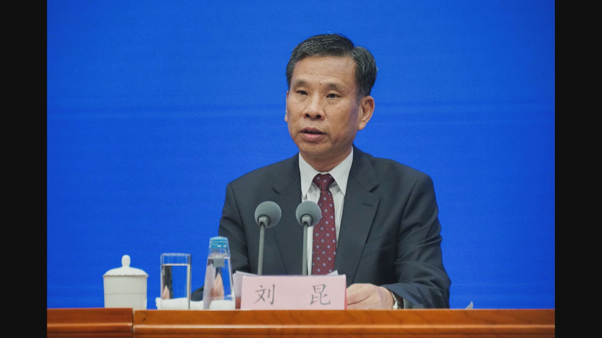 劉昆：需適度擴大財政支出規模　預防系統性風險