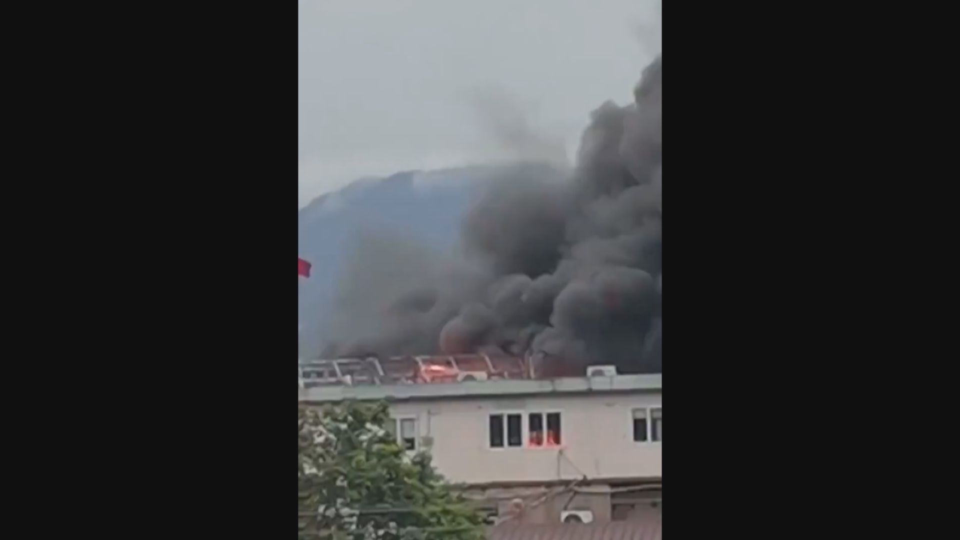 福建有造船廠起火並發生爆炸　1名消防員殉職