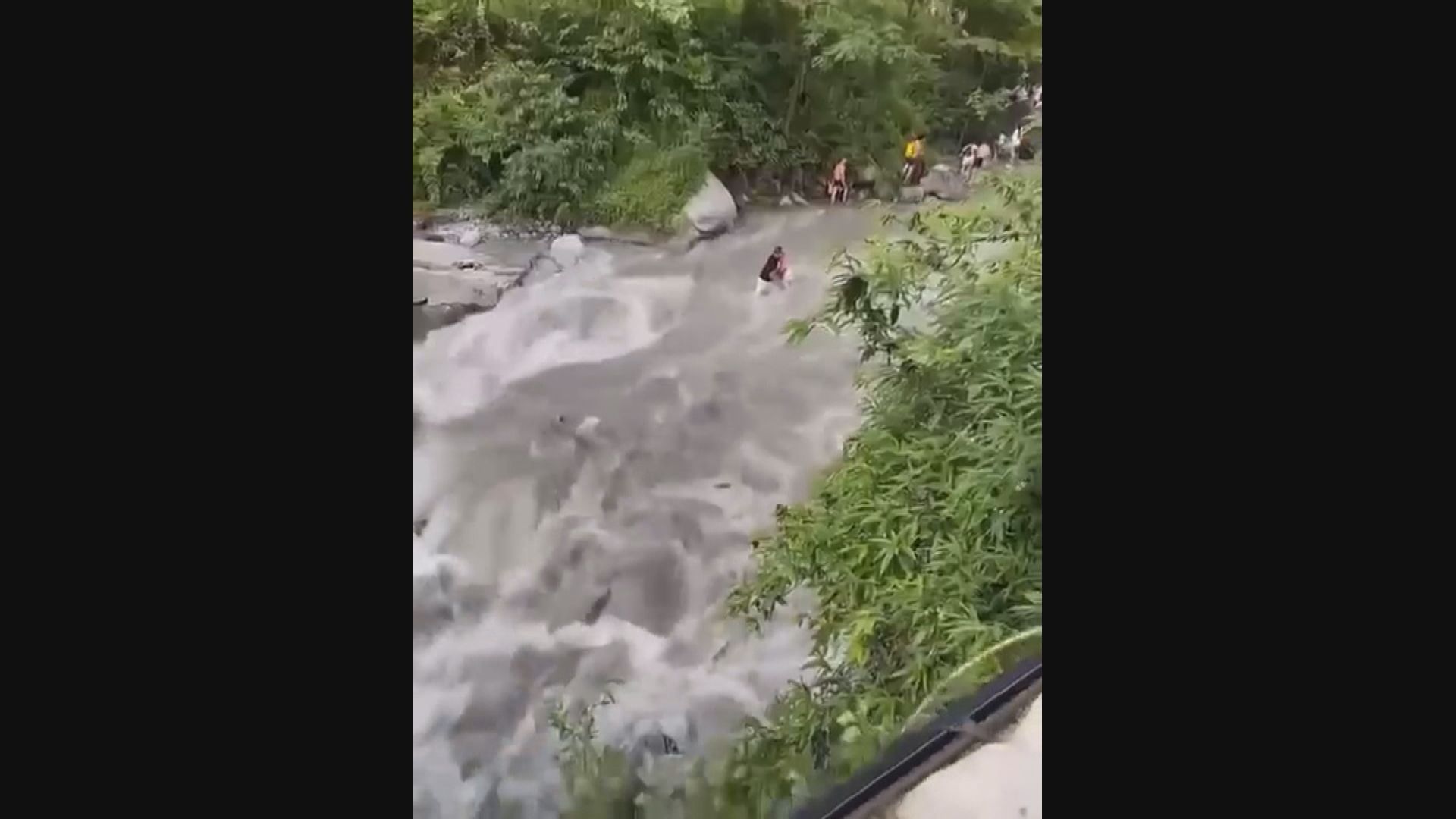 四川龍漕溝山洪暴發　七死八輕傷