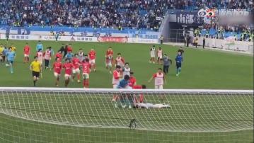 中甲聯賽球員爆衝突 球迷場外一度與警對峙