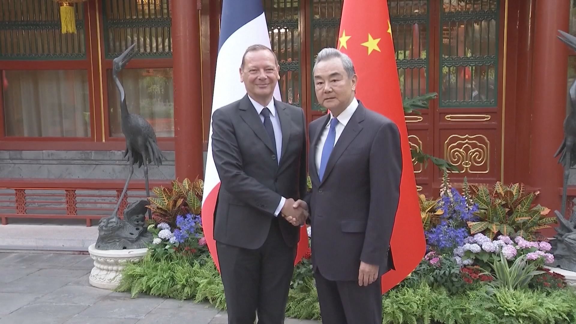 王毅晤法國總統外事顧問博納　指中法要加強戰略溝通