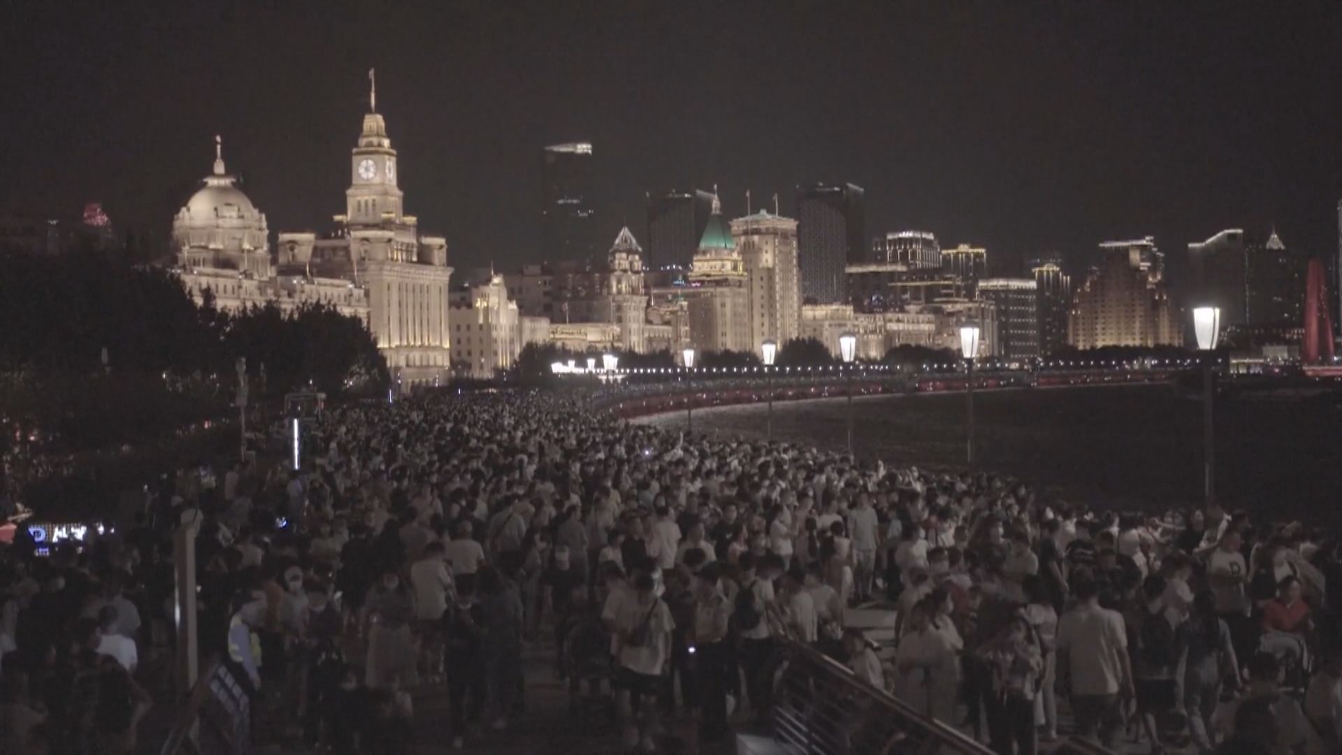 內地國慶假期景點人山人海　麗江古城一度暫停接待遊客