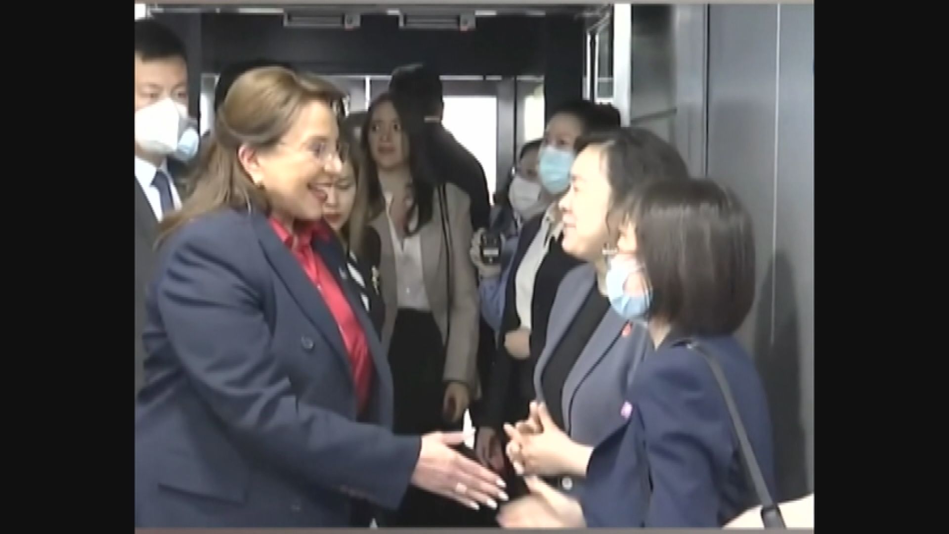 洪都拉斯總統卡斯特羅訪華 將與習近平見面