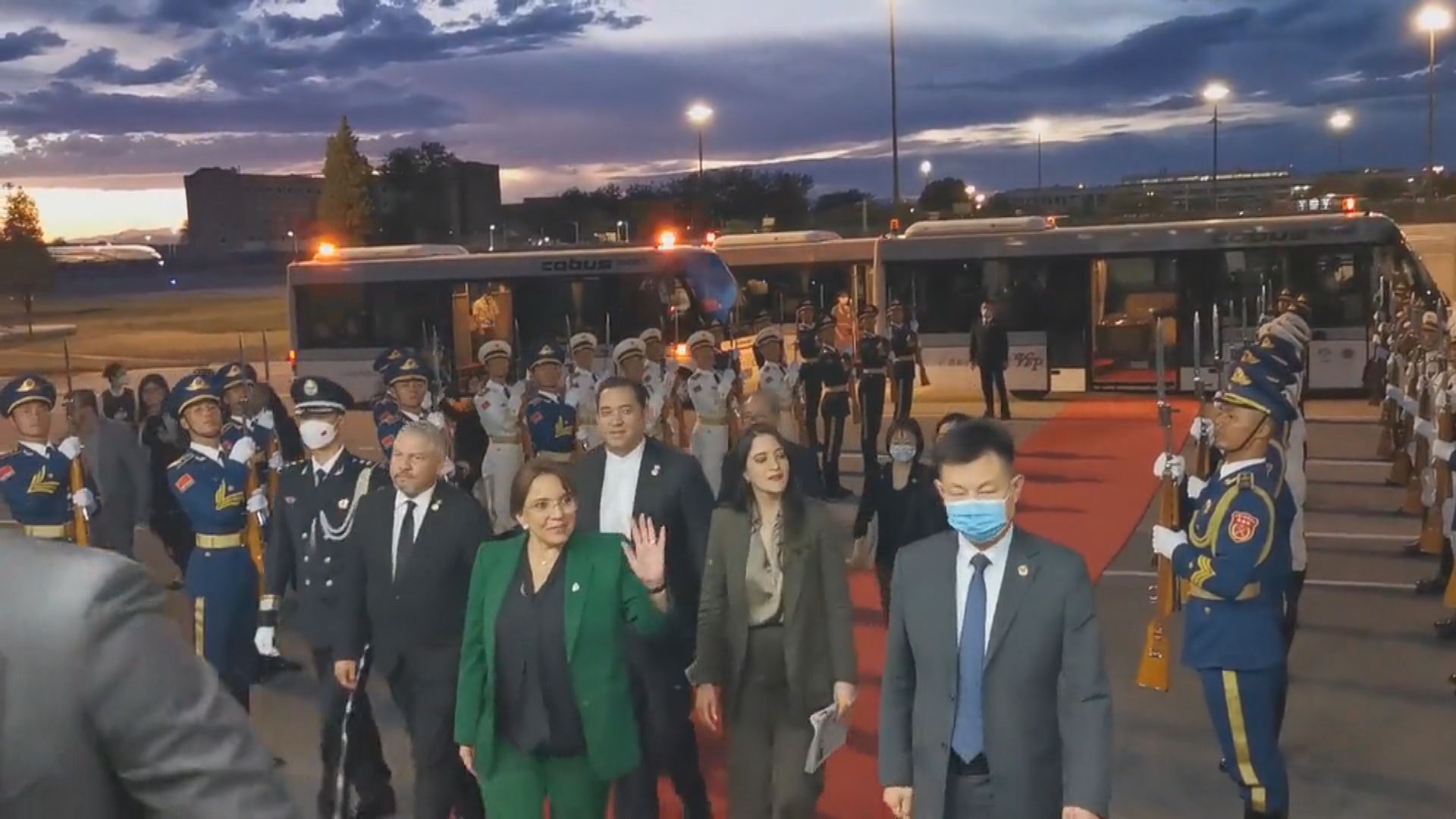 卡斯特羅抵達北京 將與習近平會面