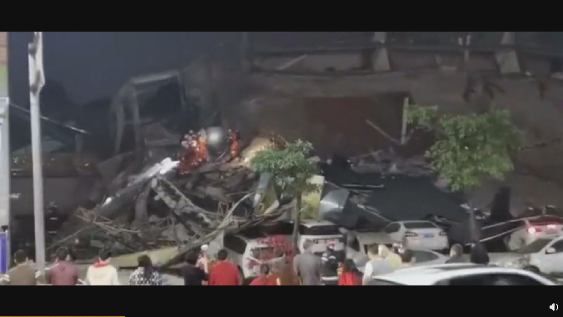 福建泉州一酒店全棟坍塌　多人被埋