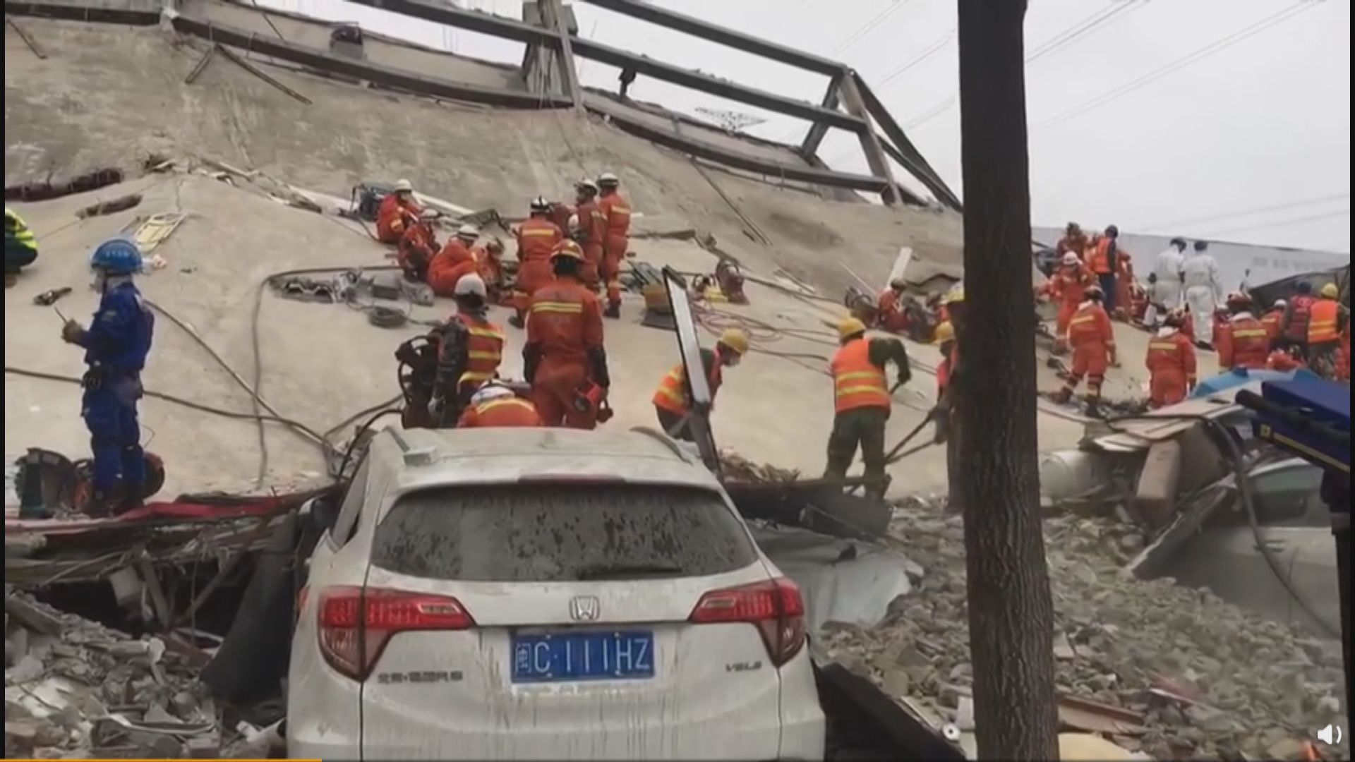 福建泉州酒店倒塌十死　疑因裝修主力牆被拆
