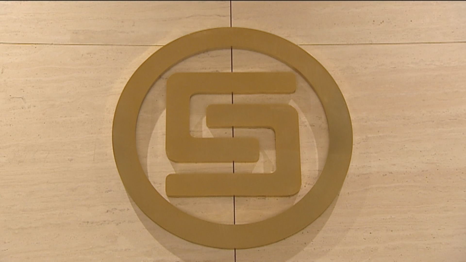 惠譽降中國華融投資評級三級