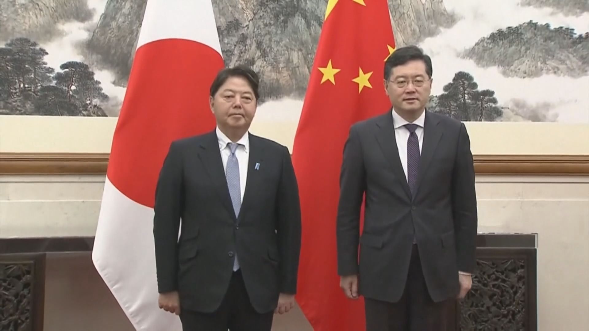 中日外長會面同意繼續保持對話