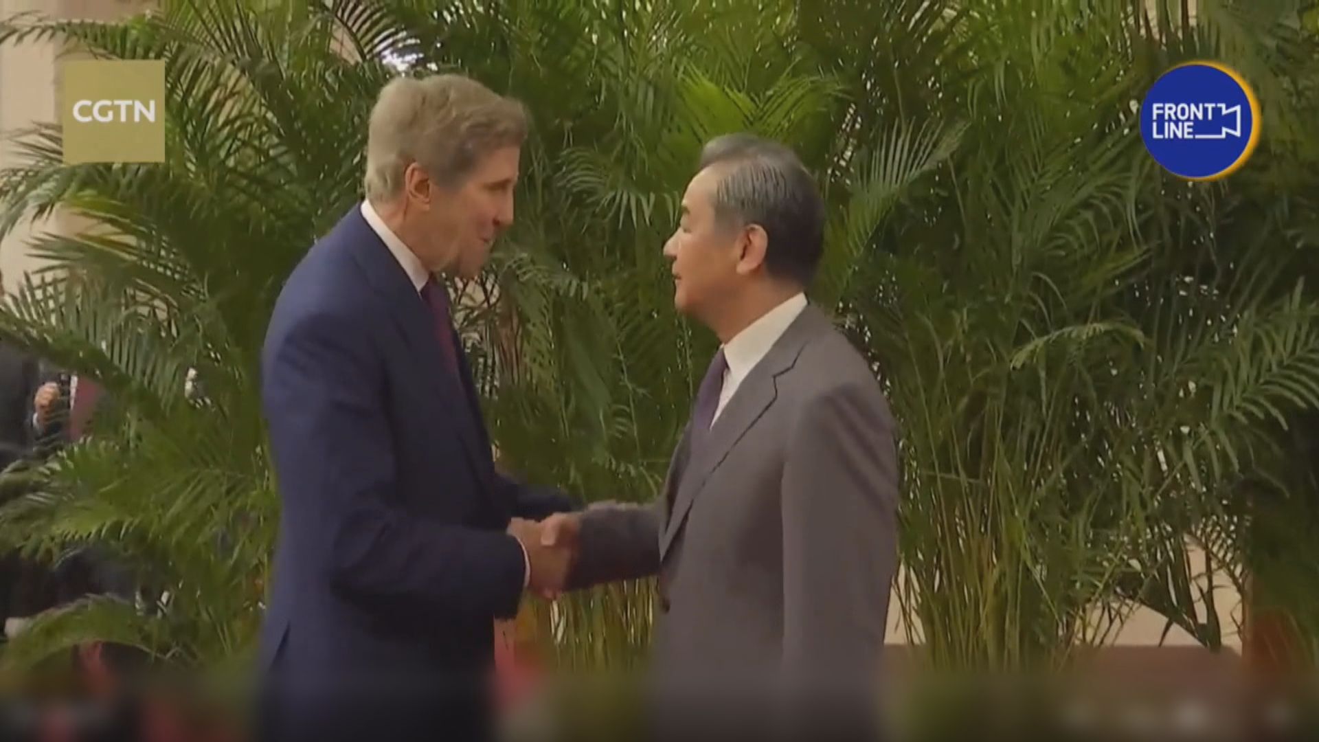 王毅和克里在北京人民大會堂會面