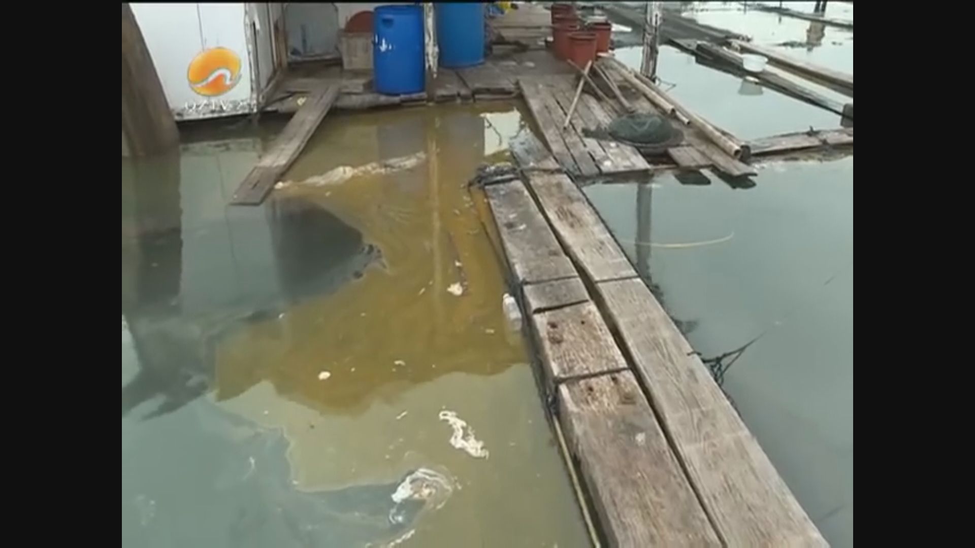 官媒質疑泉州隱瞞運油船洩化學品事件