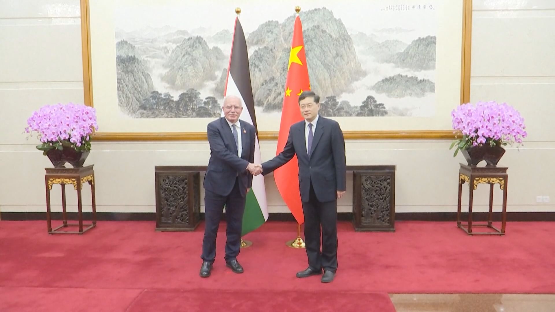 秦剛晤巴勒斯坦外長 稱將為解決巴勒斯坦問題貢獻力量