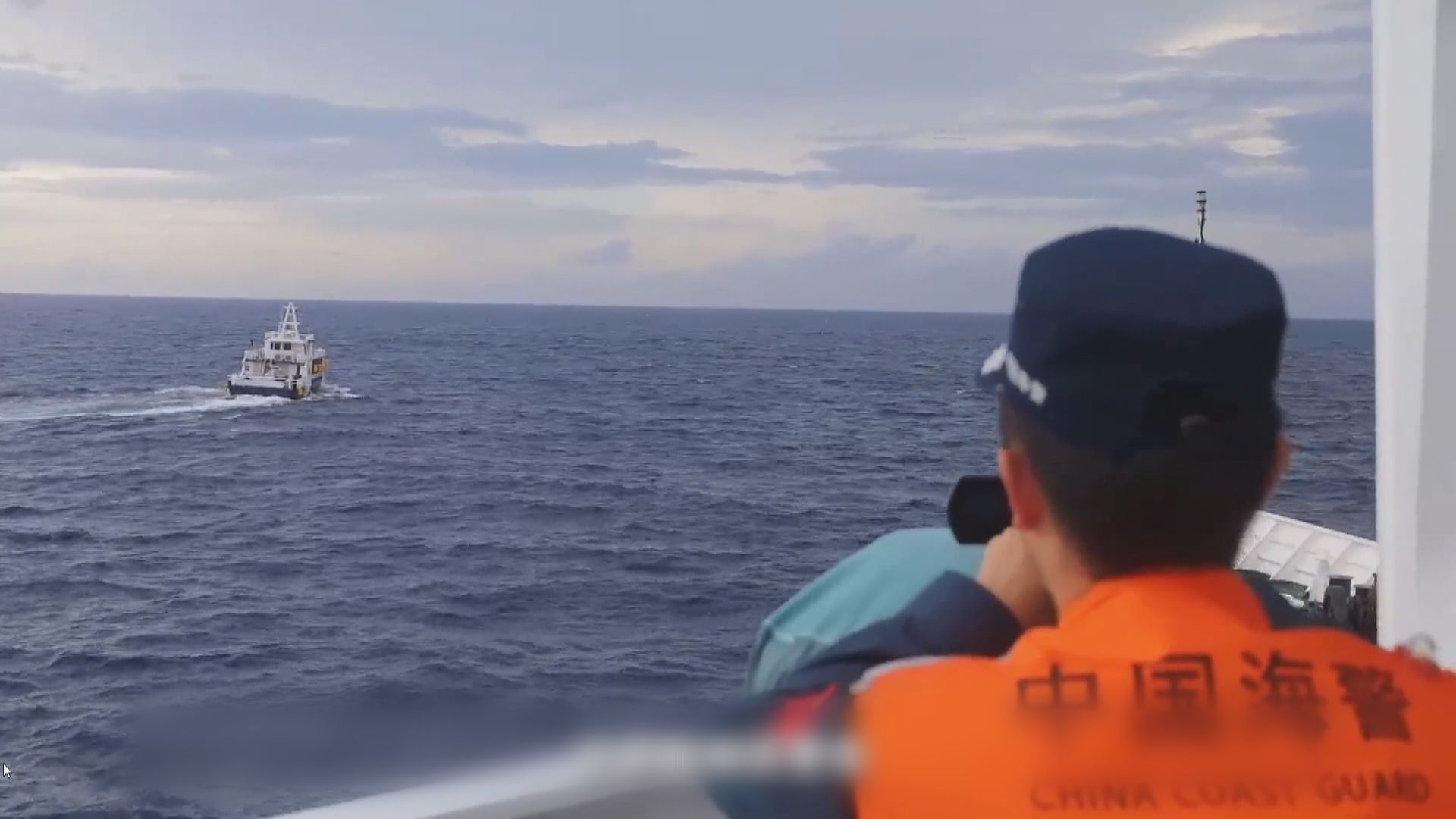 中國海警指控菲律賓公務船　侵闖黃岩島海域衝撞中方海警船