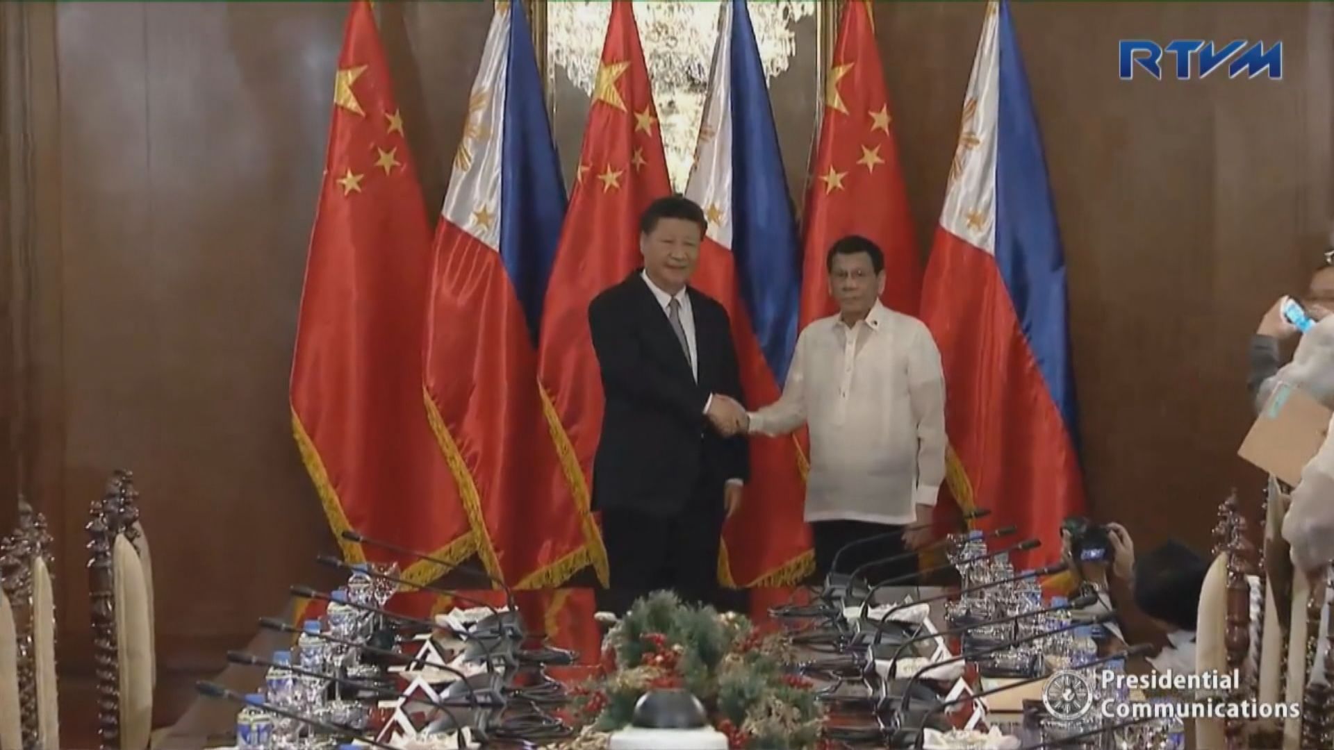 習近平與菲律賓總統杜特爾特會面