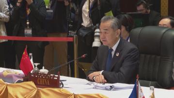 王毅警告菲律賓引入美國中導系統將製造地區對立