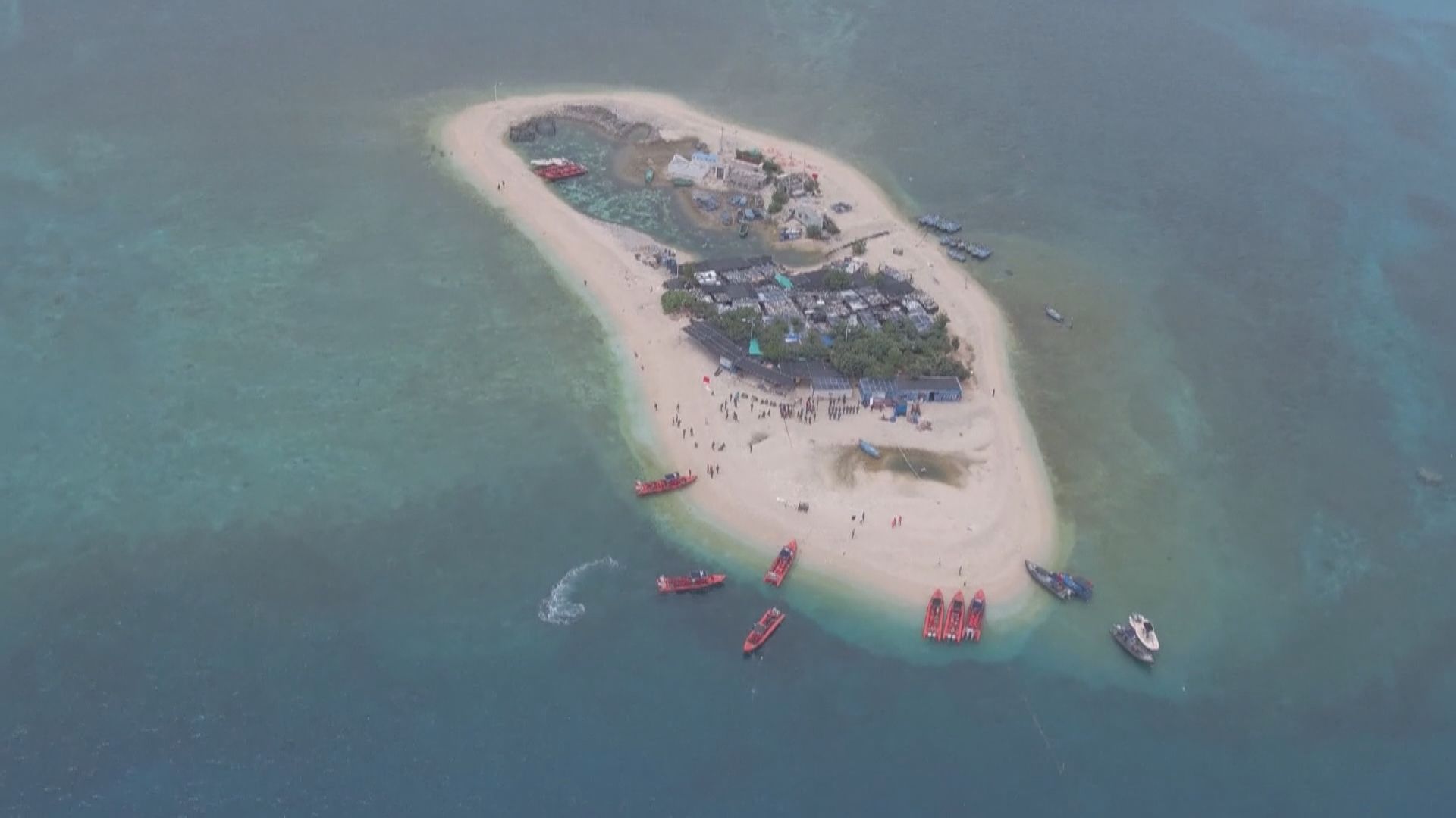 菲律賓護衛艇闖黃岩島　解放軍南部戰區依法驅離