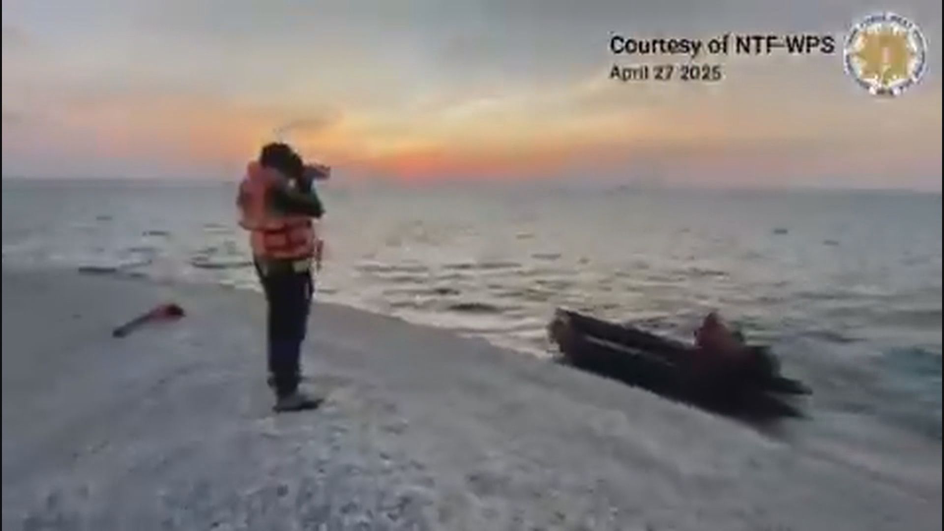 中國指菲律賓人員非法登上鐵線礁　中方人員查證處置