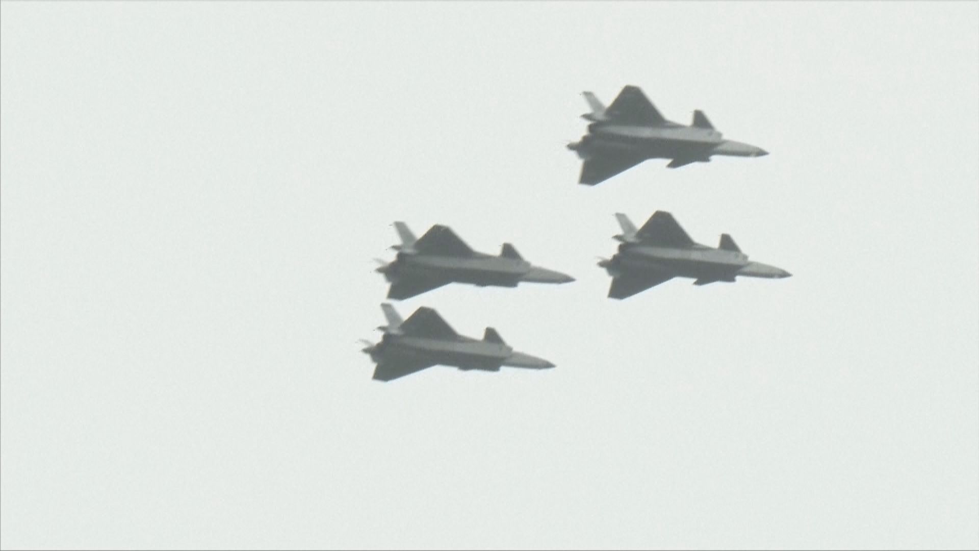 珠海航展多款飛機首次亮相　亦有展出坦克和裝甲車