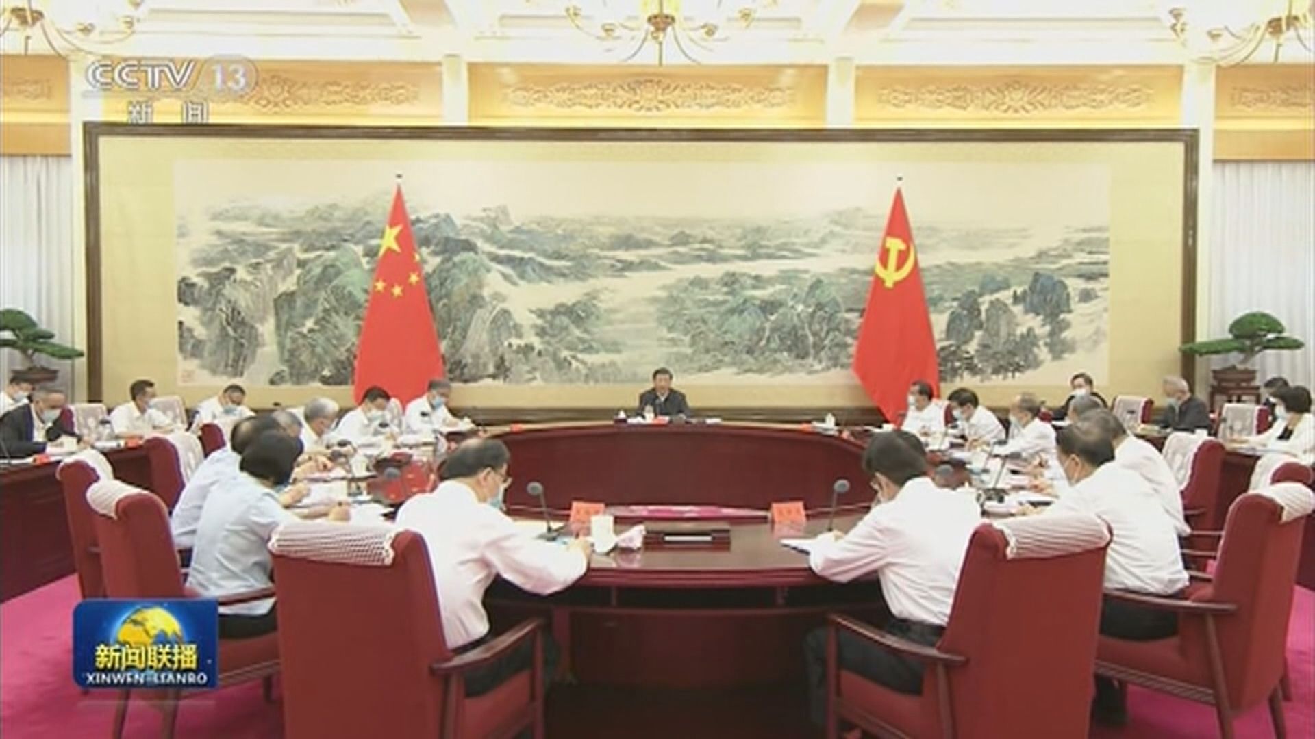 習近平主持政治局會議研究明年經濟工作　彭博：中央探討明年經濟增長目標訂於5%